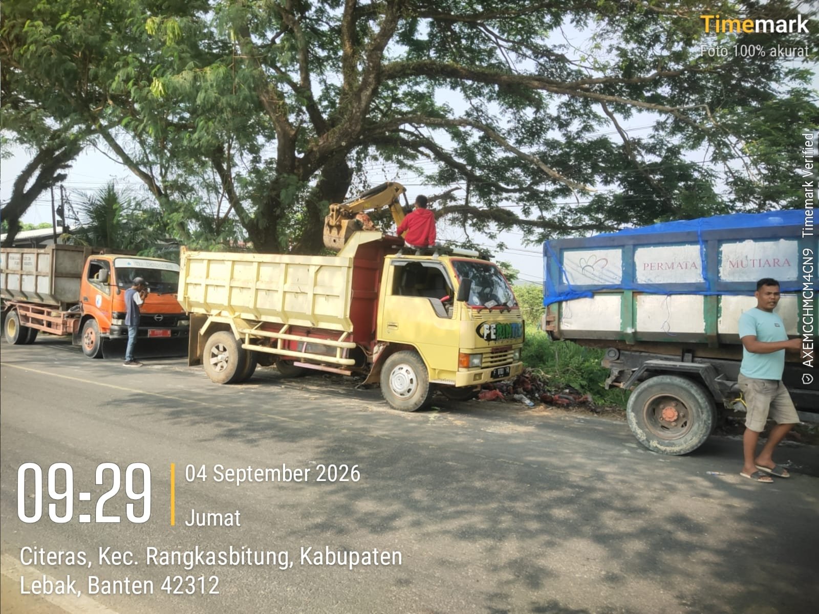 Gandeng Tiga Perusahaan, DLH Lebak Angkut Tumpukan Sampah di Jalur Rangkasbitung-Cikande